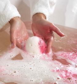Бомбочка для ванны с предсказанием 'Розовая', 140г